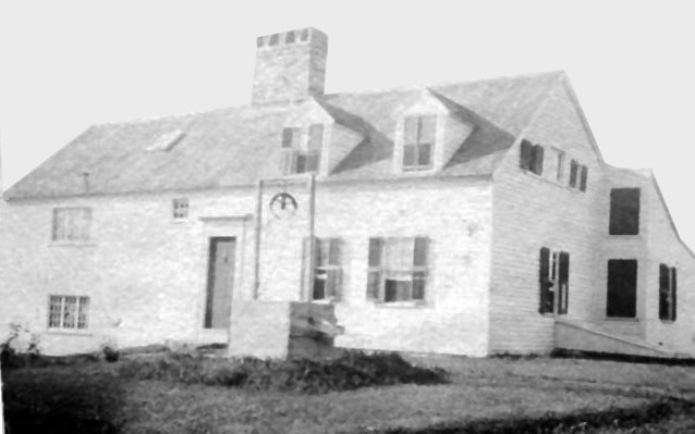 The Hart House before the gambrel-roof barn-like addition was added on the right siide